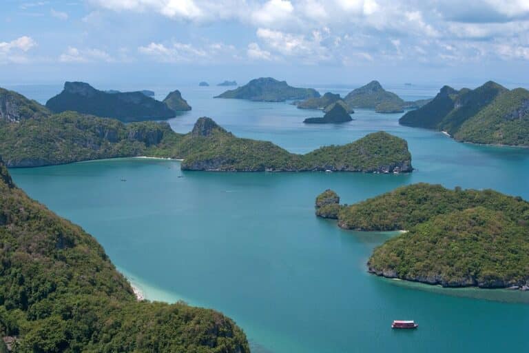 Samui: Snorkeling & Canoeing at Angthong National Marine Park tour by big boat