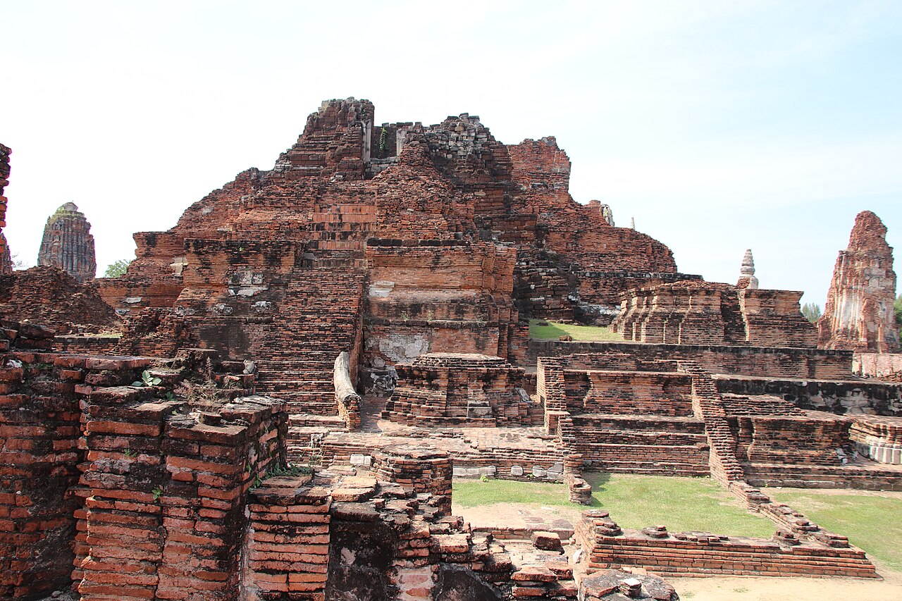 Ayutthaya Historical Park (44638637840)