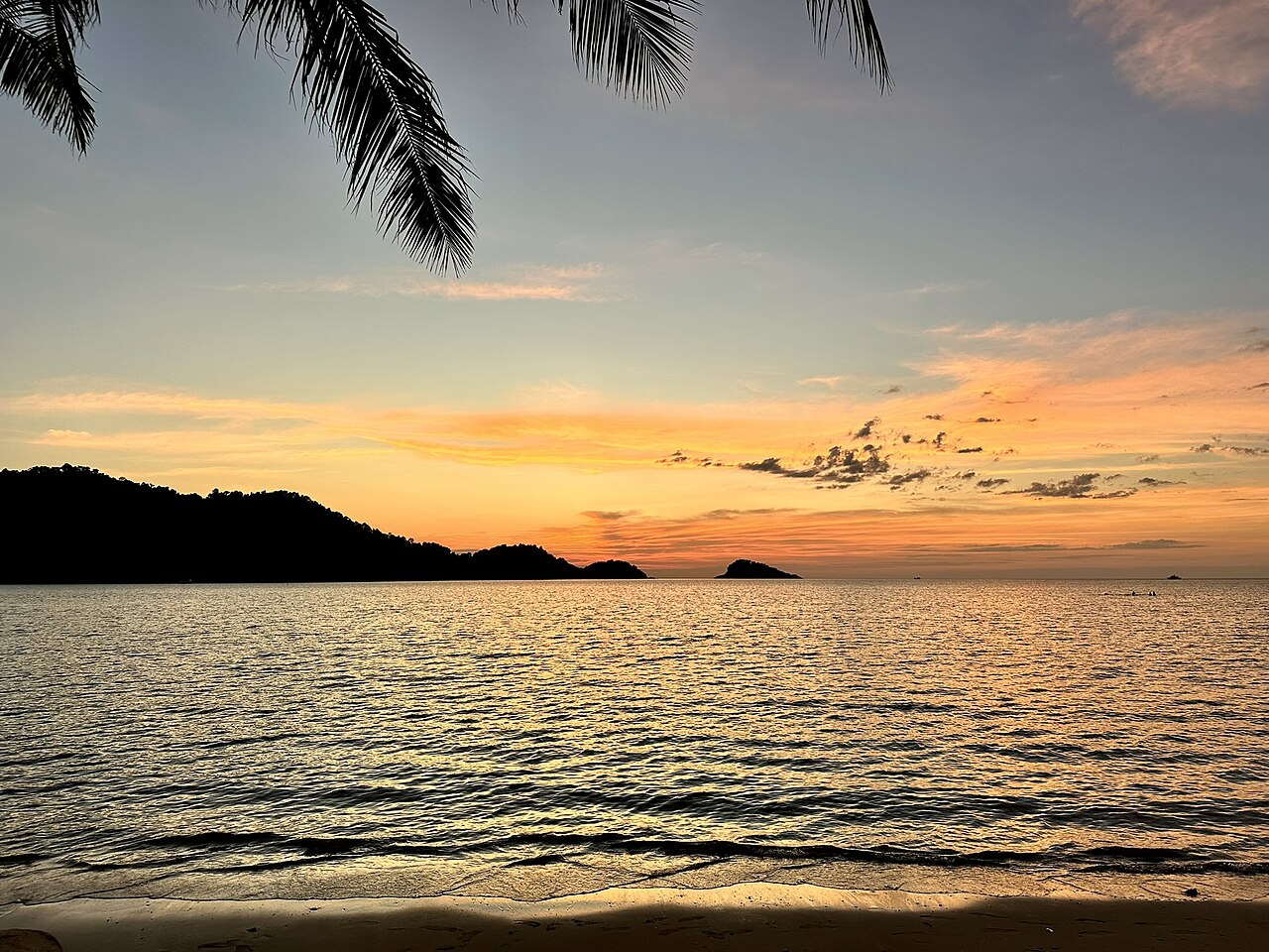 Dusk at Chang Noi beach, Koh Chang 4