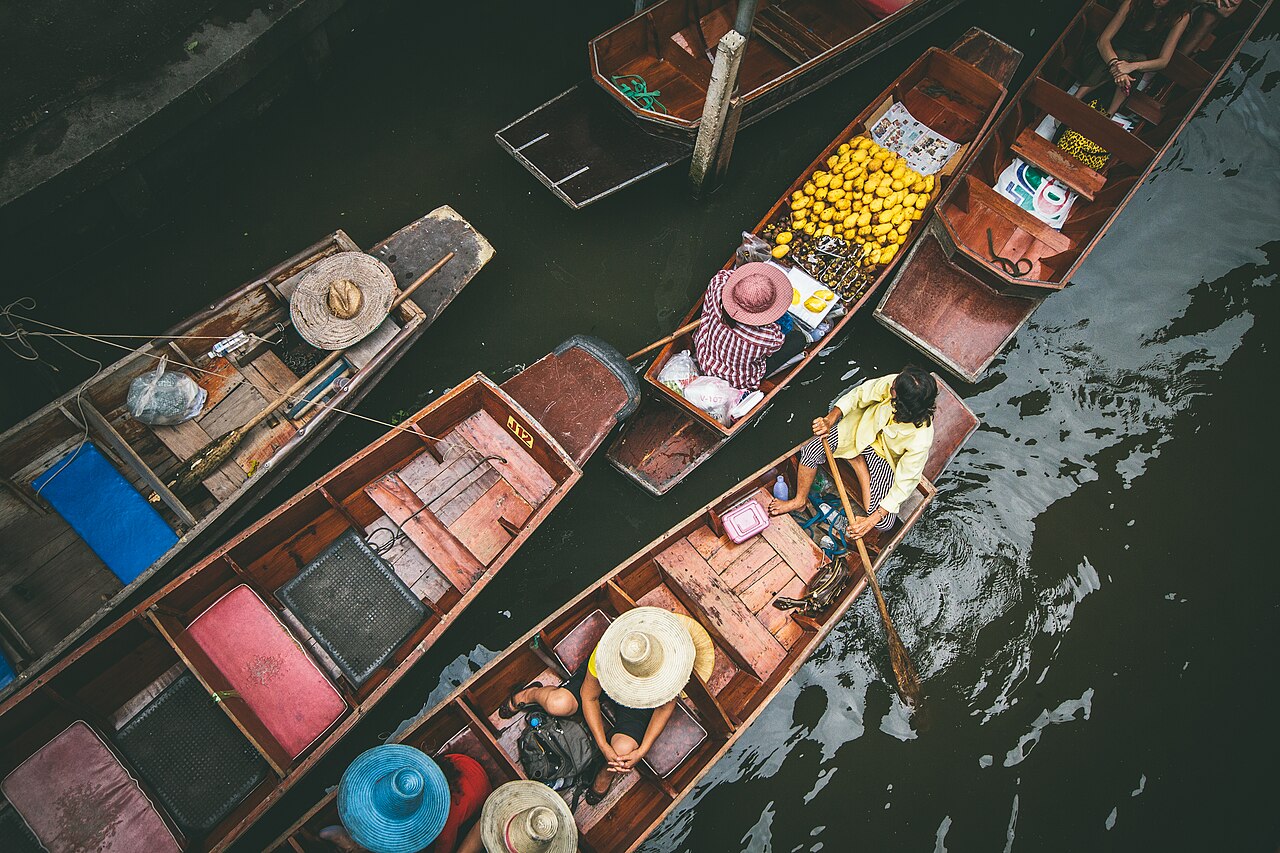Damnoen Saduak Floating Market, Damnoen Saduak, Thailand (Unsplash)