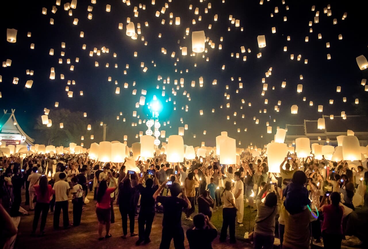 Festival Yi Peng. ChiangMai, Tailandia. (16786888573)
