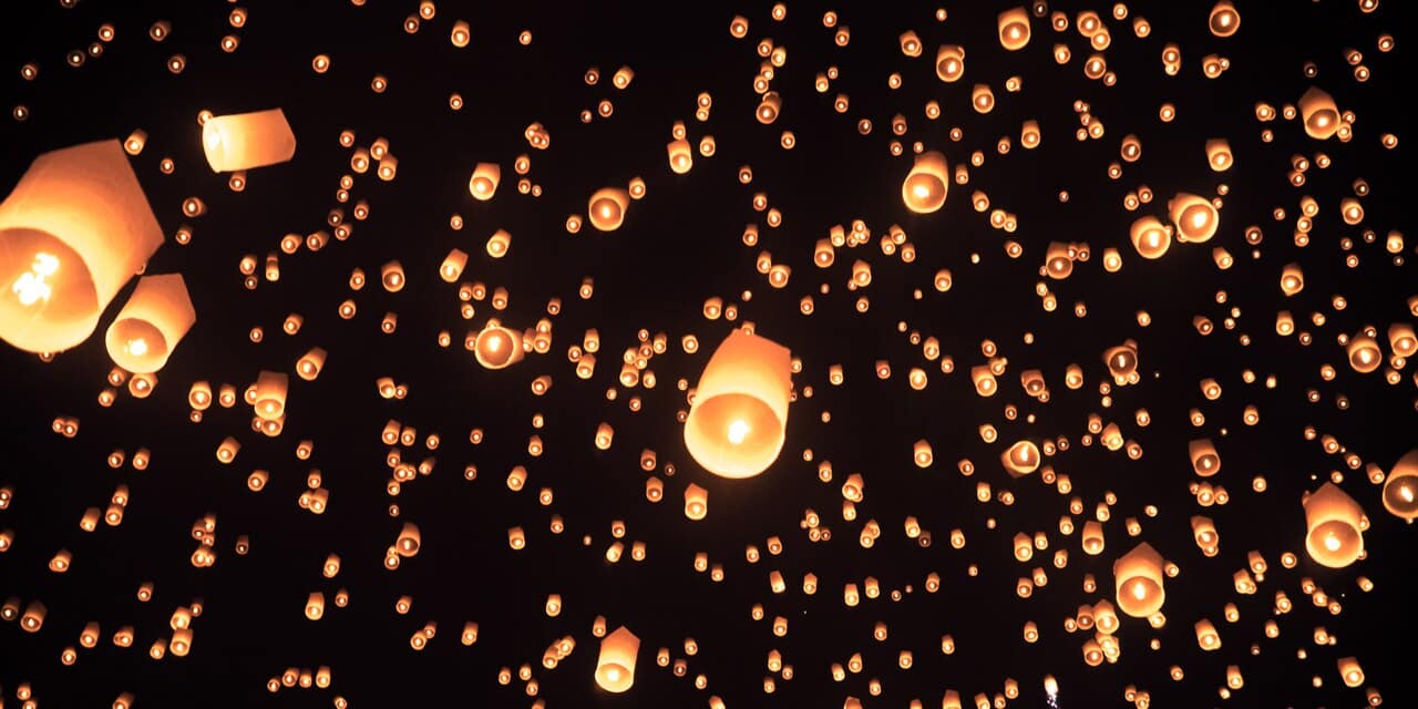 Festival Yi Peng. ChiangMai, Tailandia. (17405194412)