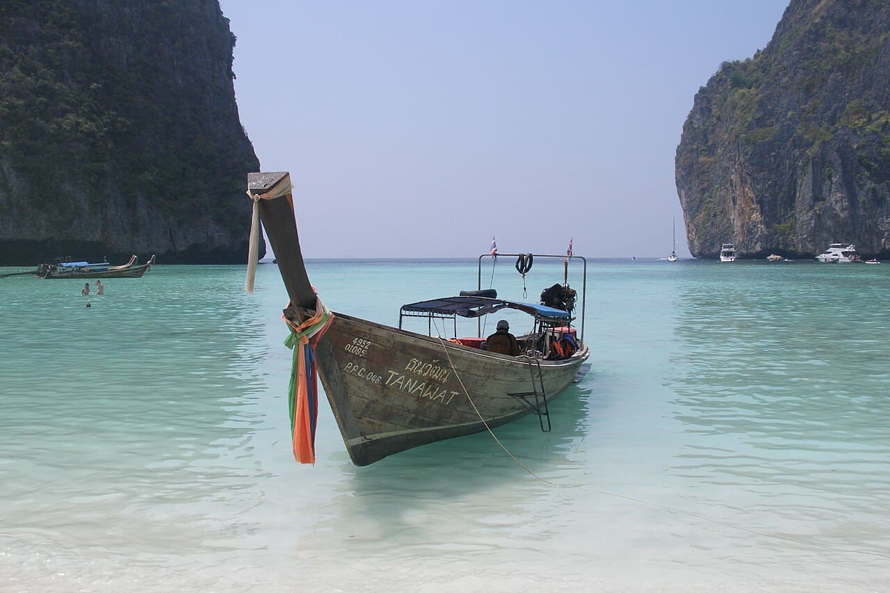 Maya Bay of Koh Phi Phi Leh 2007-03-062) (706978628)