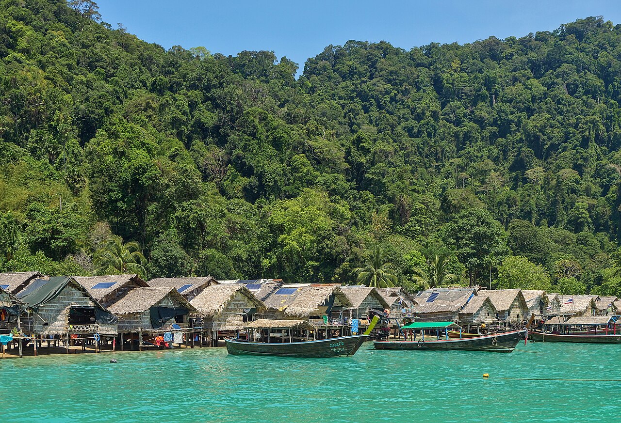 Moken Village1